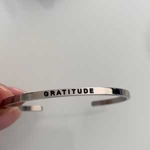 Mantra band gratitude